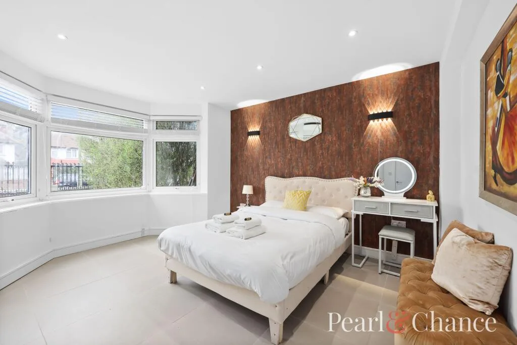 3 bedroom ground floor flat for rent