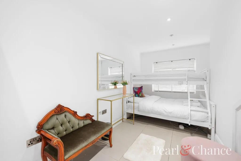 3 bedroom ground floor flat for rent