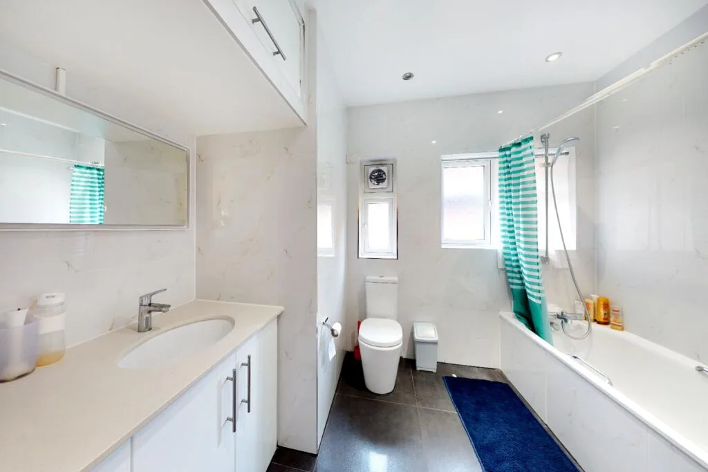 3 bedroom flat for rent