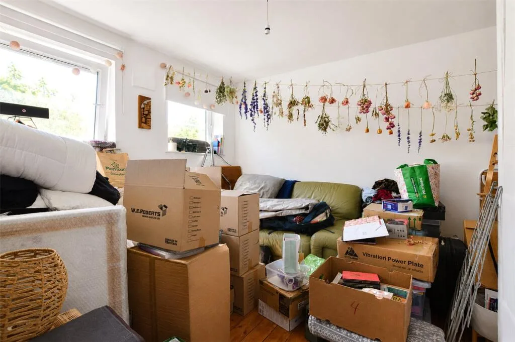 3 bedroom semi-detached house for rent
