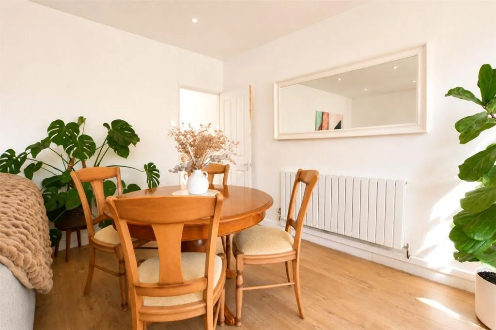 3 bedroom semi-detached house for rent