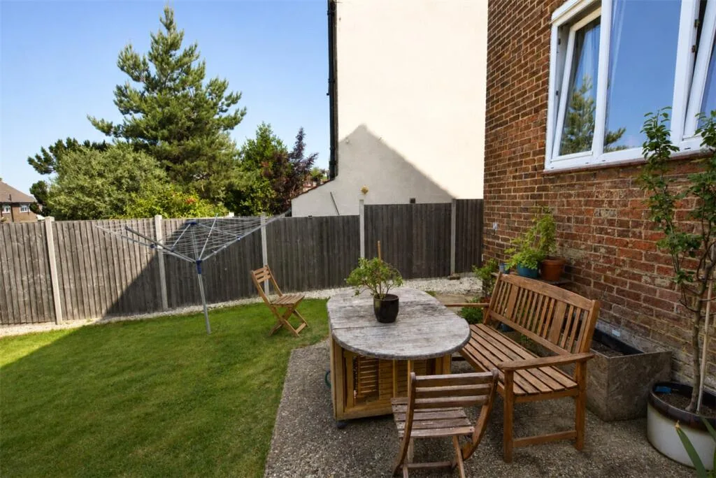 3 bedroom semi-detached house for rent