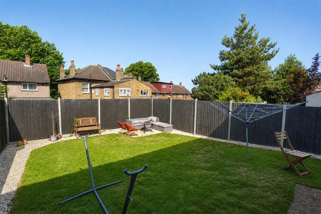 3 bedroom semi-detached house for rent