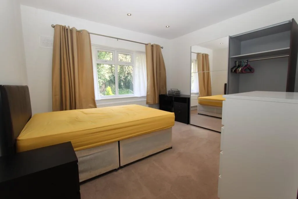 3 bedroom flat for rent