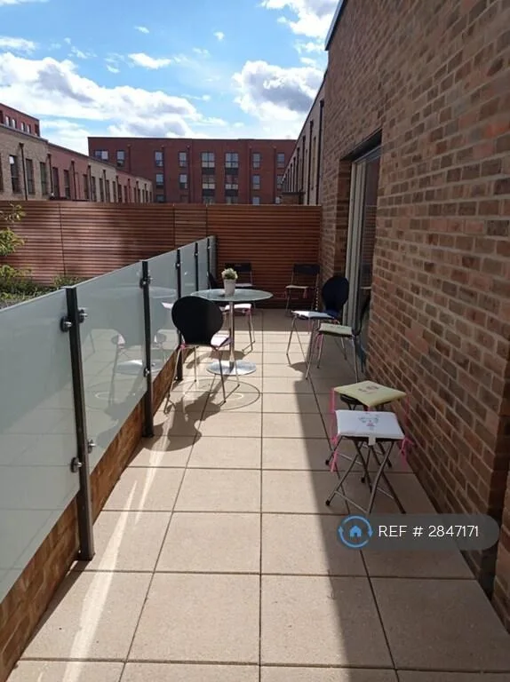 3 bedroom flat for rent