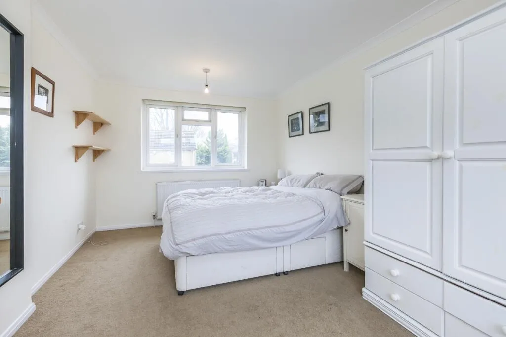 3 bedroom end of terrace house for rent