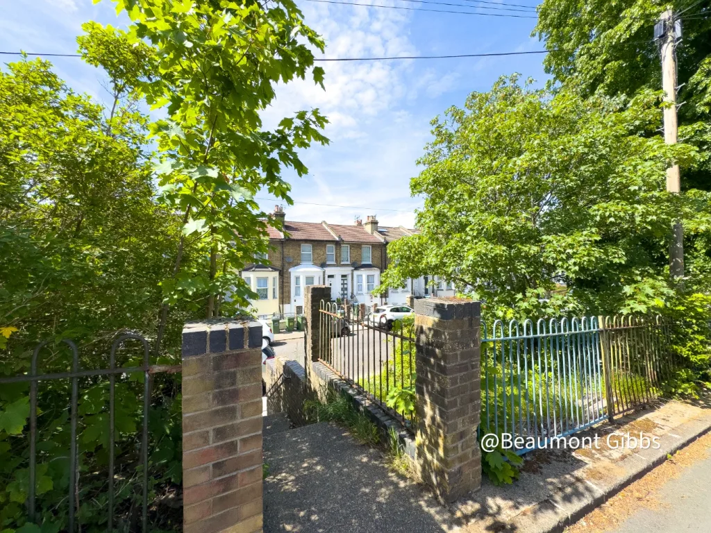 2 bedroom terraced house for rent