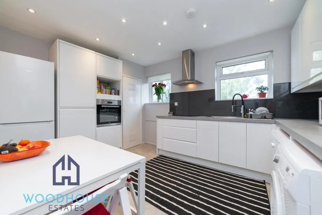 1 bedroom maisonette for rent