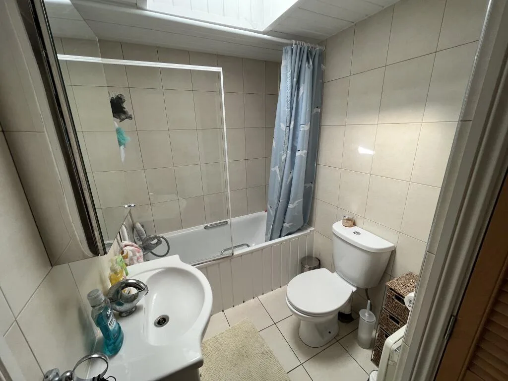 2 bedroom mews property for rent