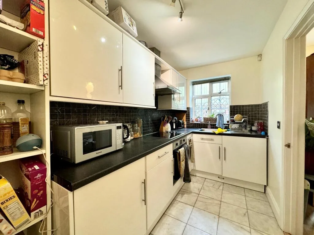 2 bedroom mews property for rent