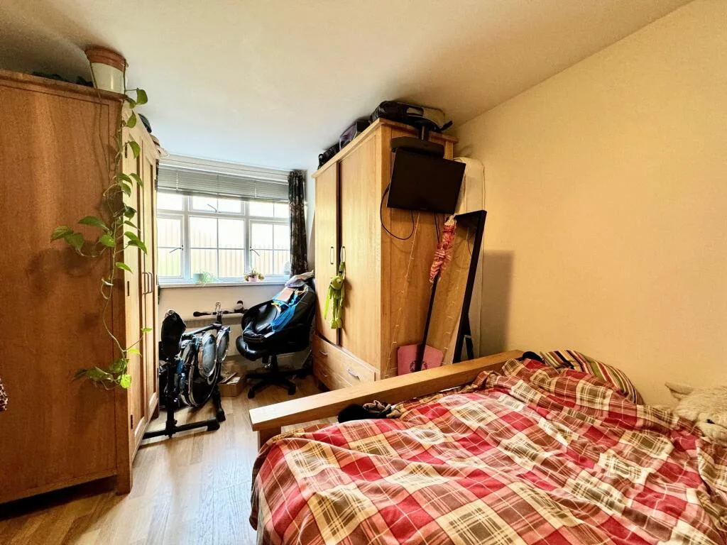 2 bedroom mews property for rent