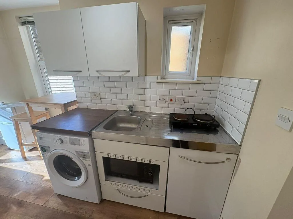 Studio flat for rent