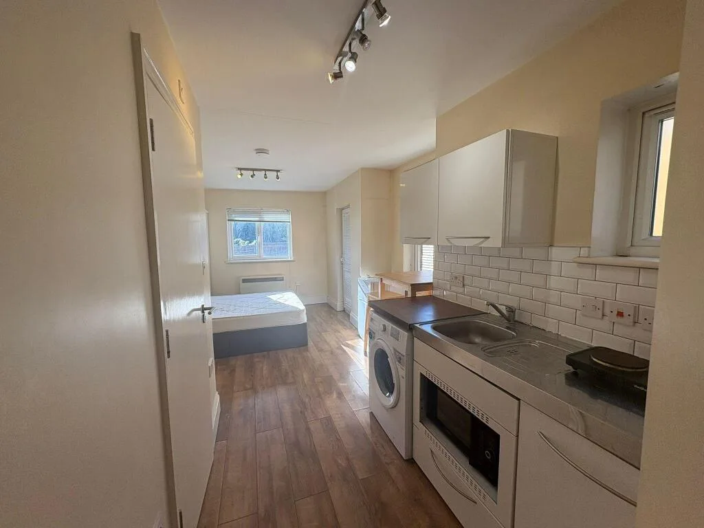 Studio flat for rent