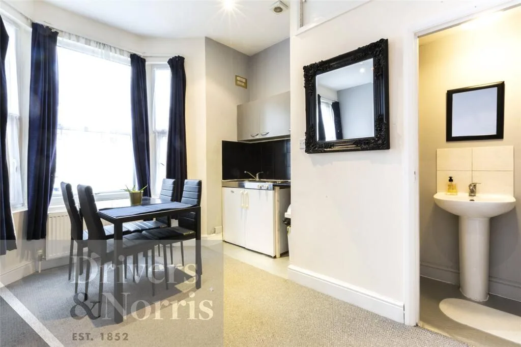 Studio apartment for rent