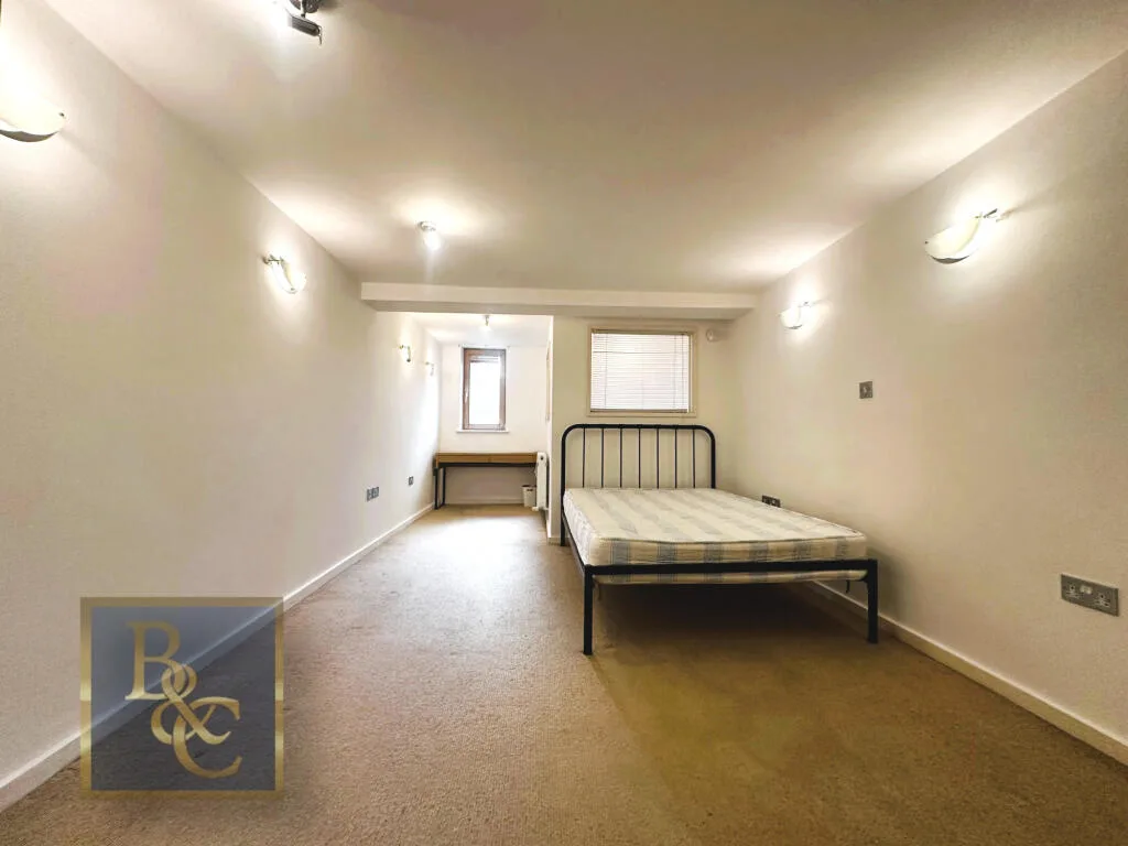 3 bedroom maisonette for rent