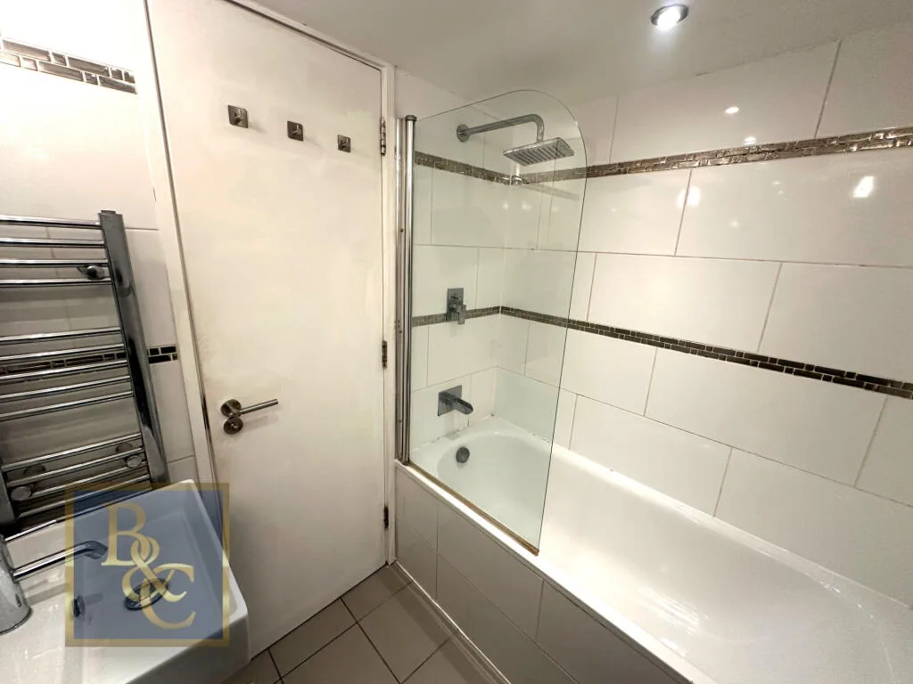 3 bedroom maisonette for rent