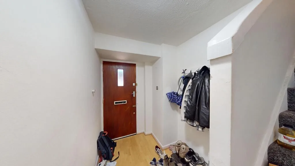2 bedroom maisonette for rent