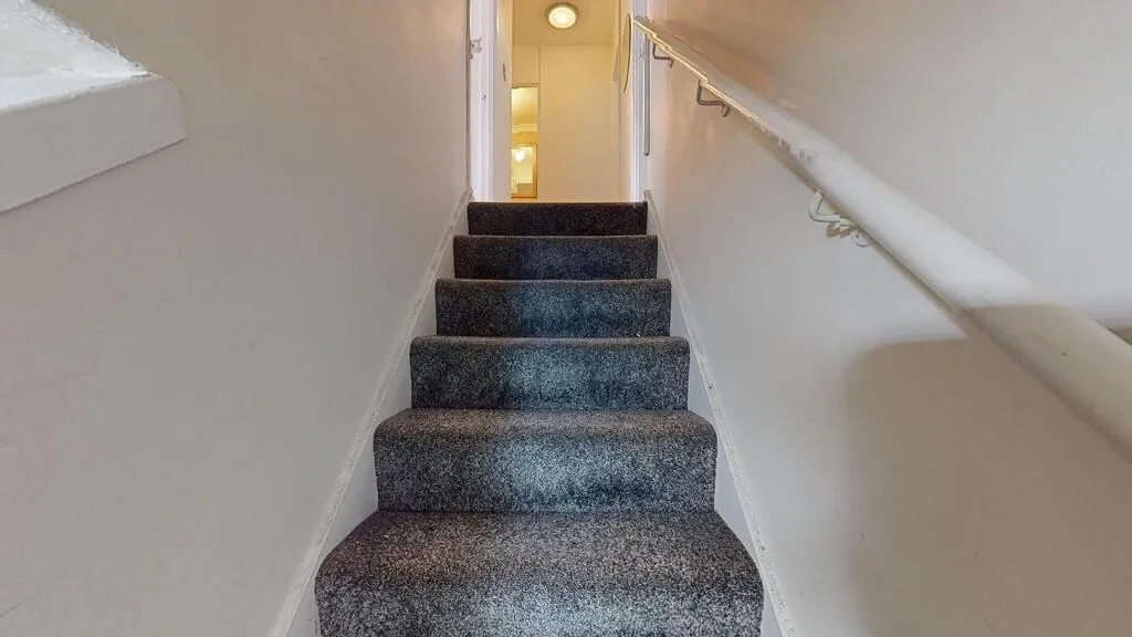 2 bedroom maisonette for rent