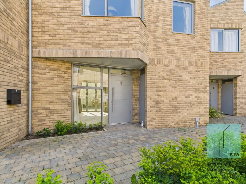 4 bedroom detached house for rent