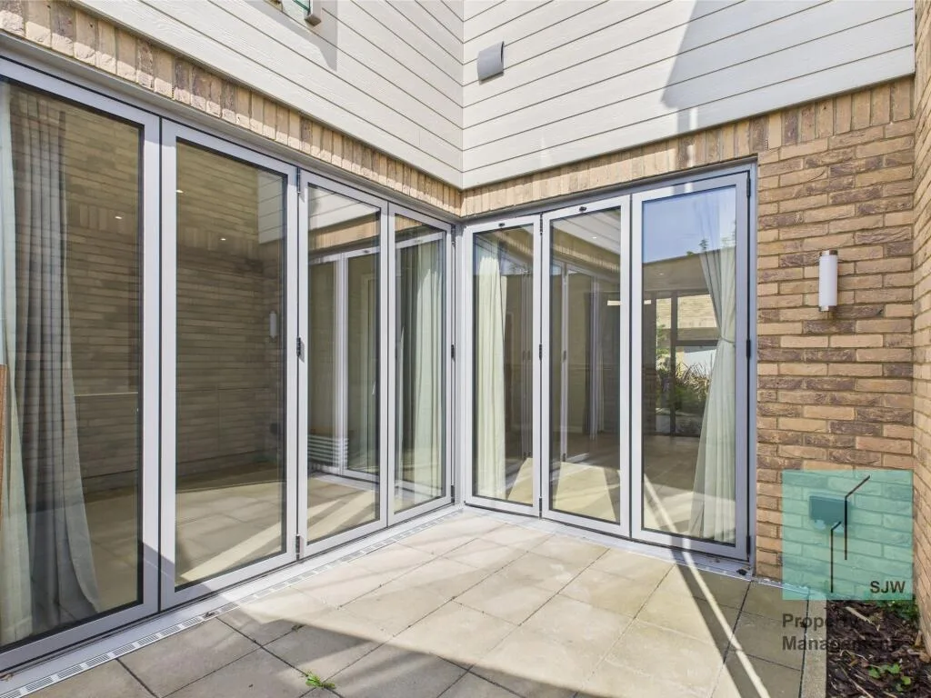 4 bedroom detached house for rent