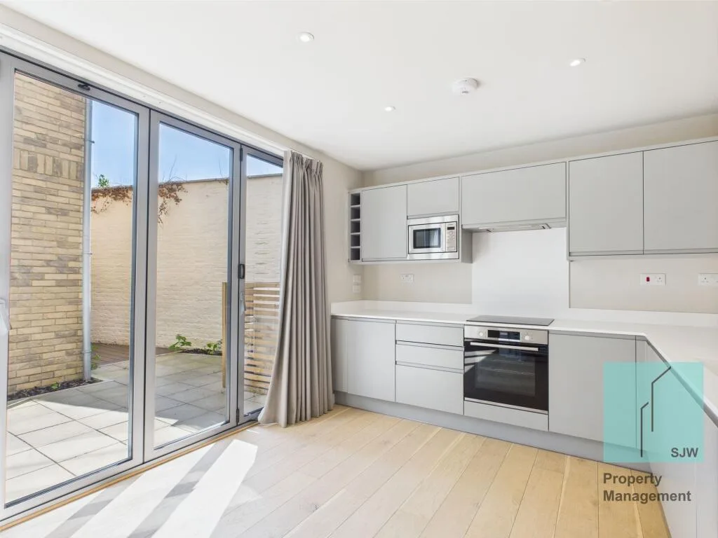 4 bedroom detached house for rent