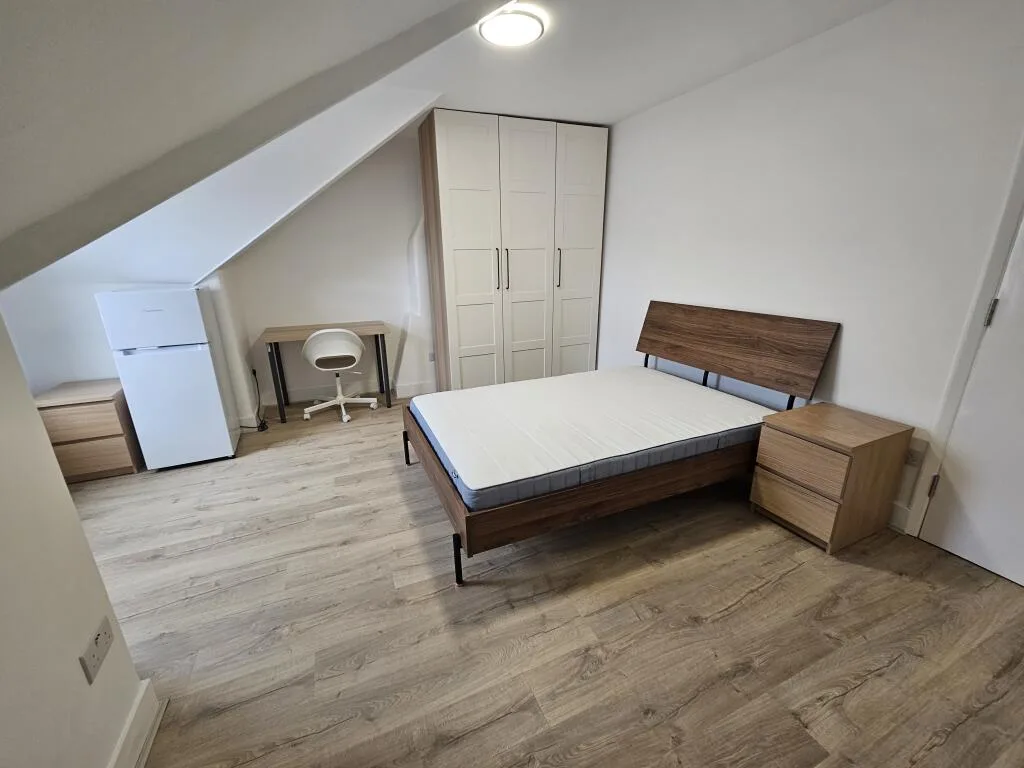 1 bedroom house share for rent