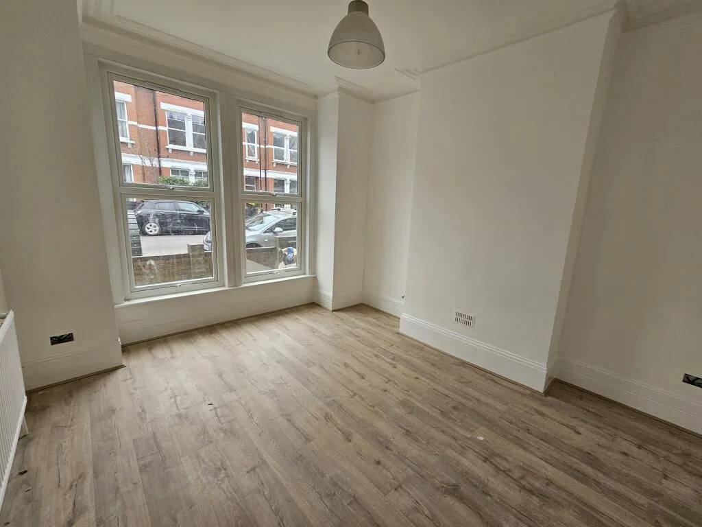 1 bedroom house share for rent