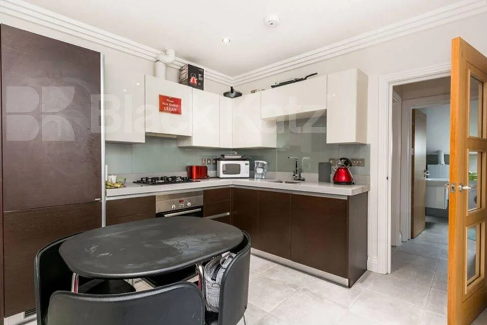 4 bedroom flat for rent
