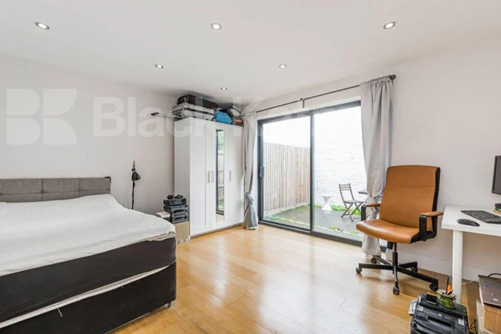 4 bedroom flat for rent
