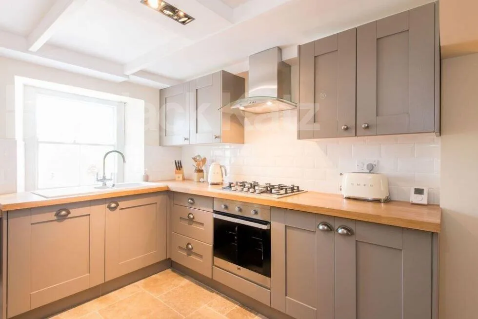 4 bedroom flat for rent