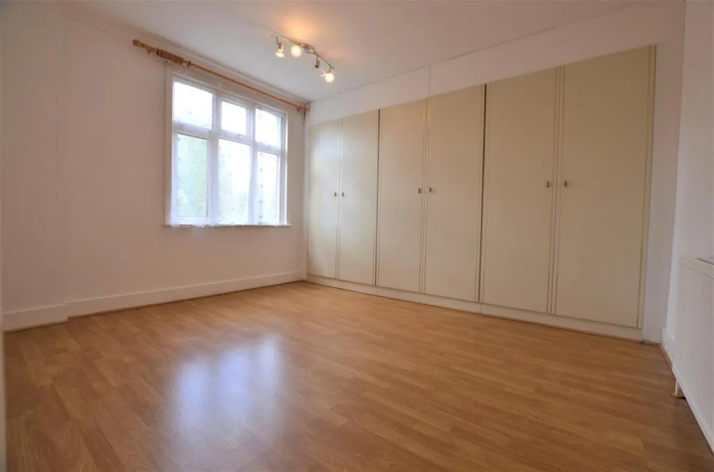 2 bedroom maisonette for rent