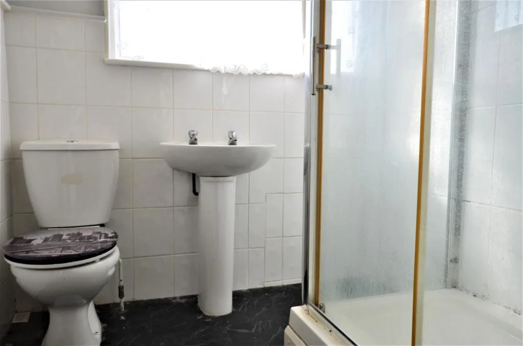 2 bedroom maisonette for rent