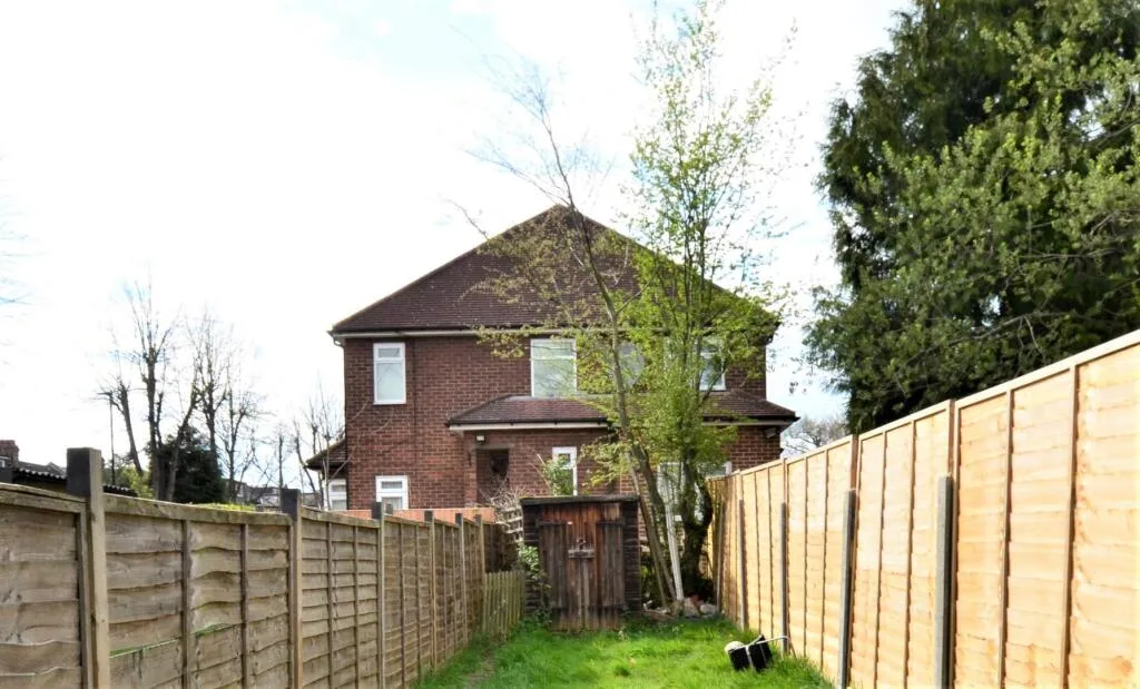2 bedroom maisonette for rent
