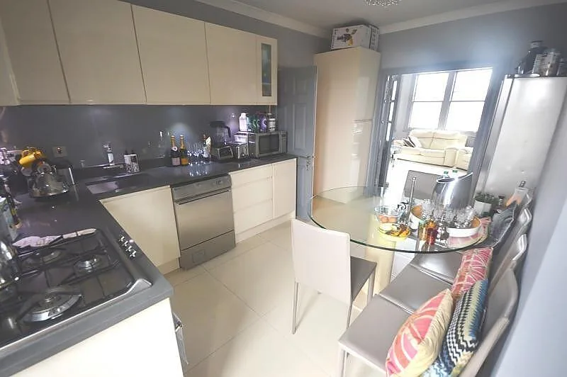 3 bedroom apartment for rent