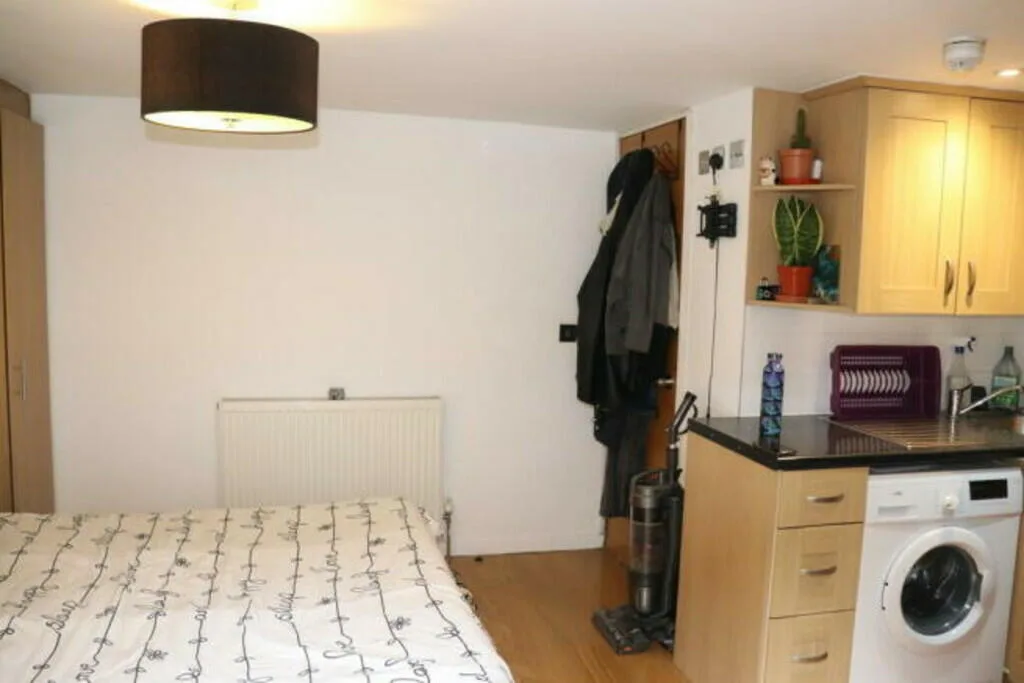 Studio apartment for rent