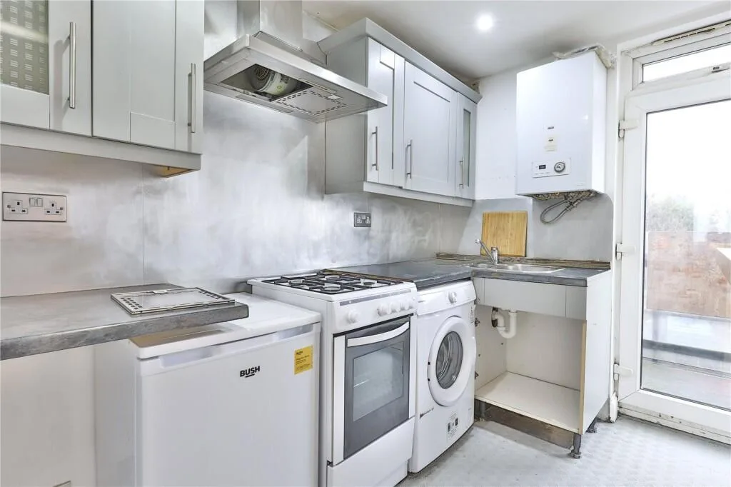 3 bedroom flat for rent