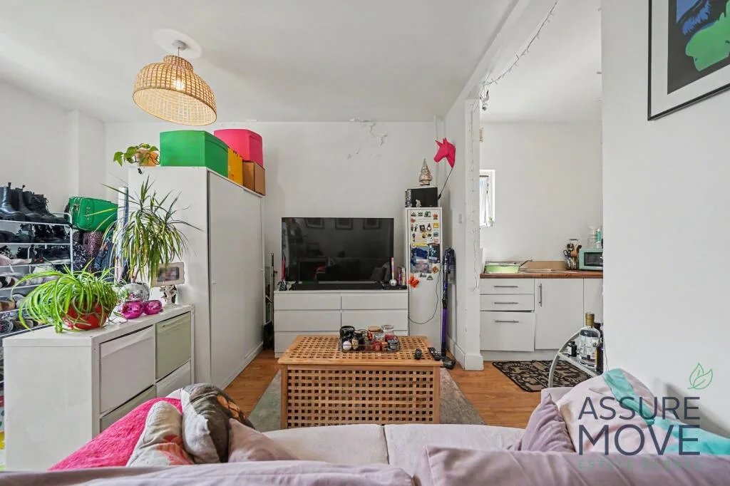 Studio flat for rent