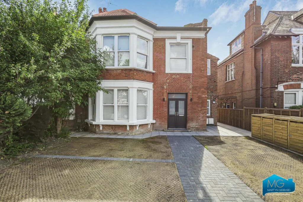 2 bedroom apartment for rent