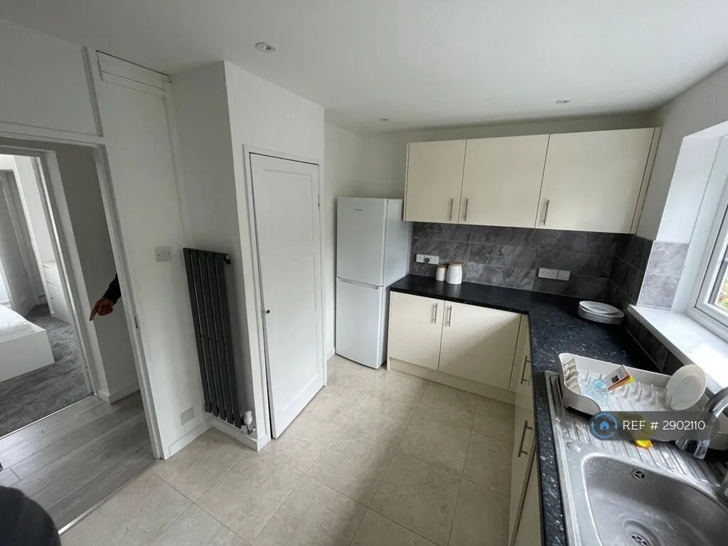 3 bedroom flat for rent