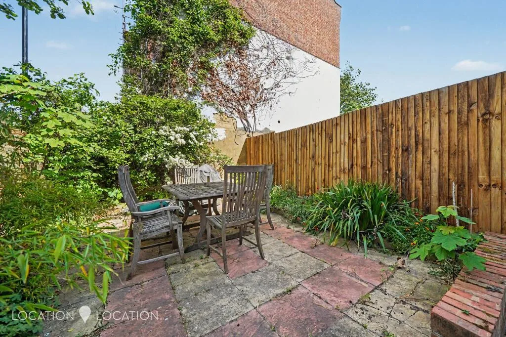 1 bedroom ground floor flat for rent