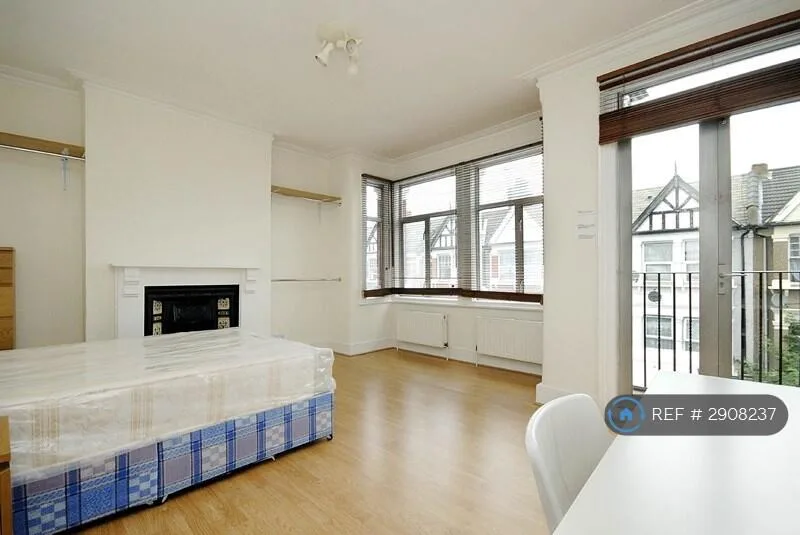 5 bedroom terraced house for rent