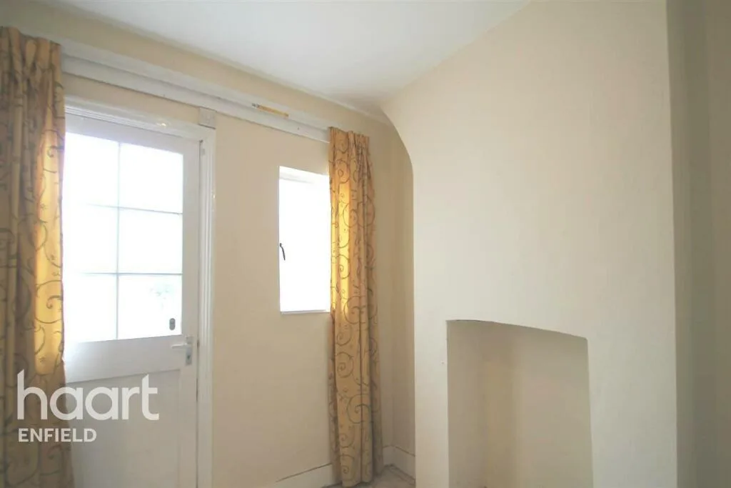 3 bedroom detached house for rent