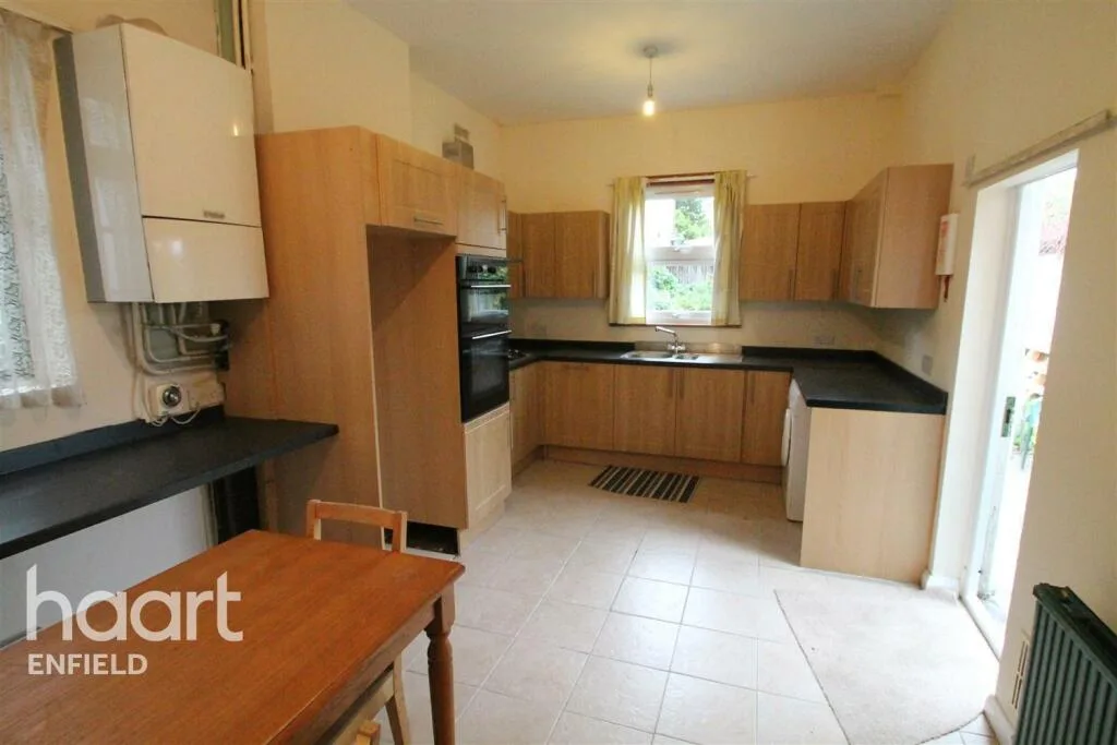 3 bedroom detached house for rent