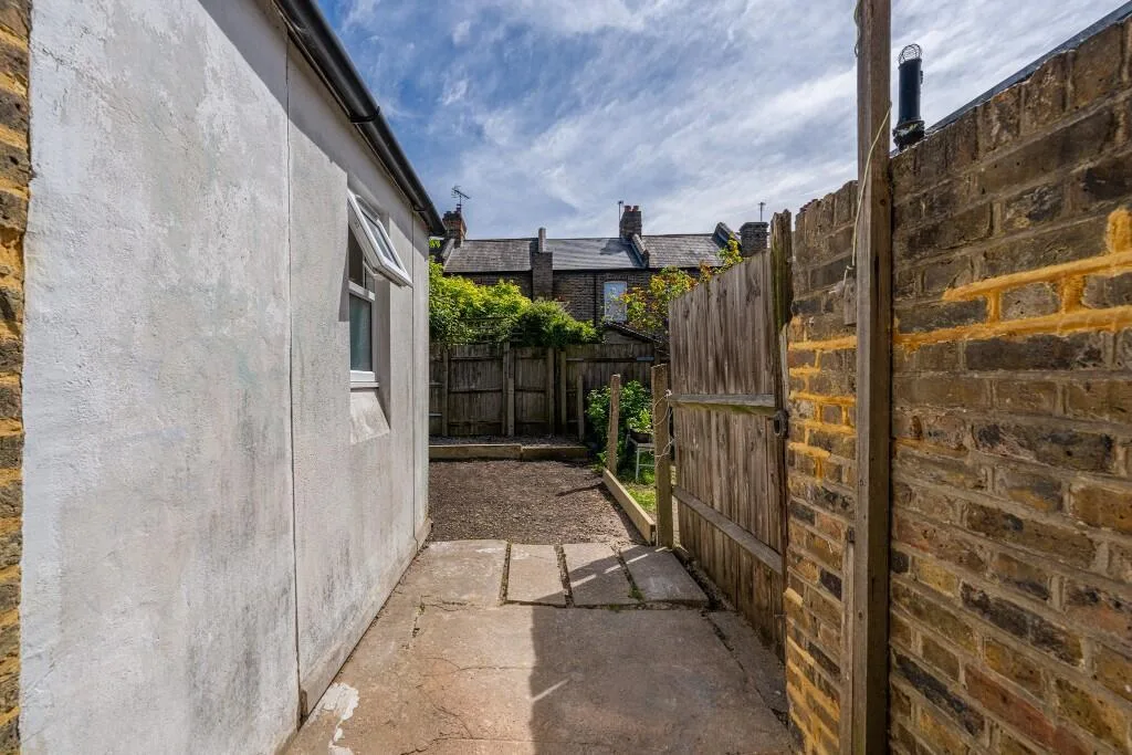 2 bedroom terraced house for rent