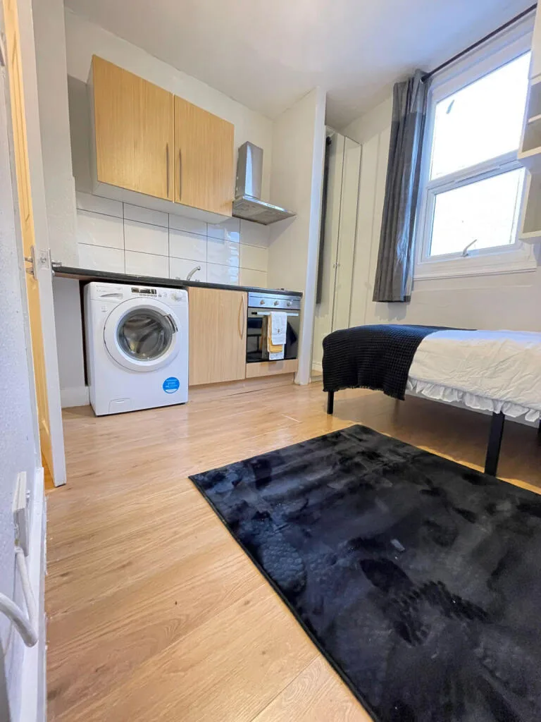 Studio flat for rent