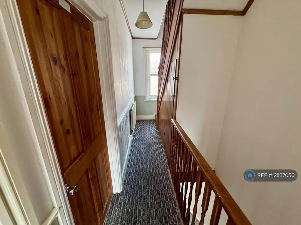 1 bedroom house share for rent