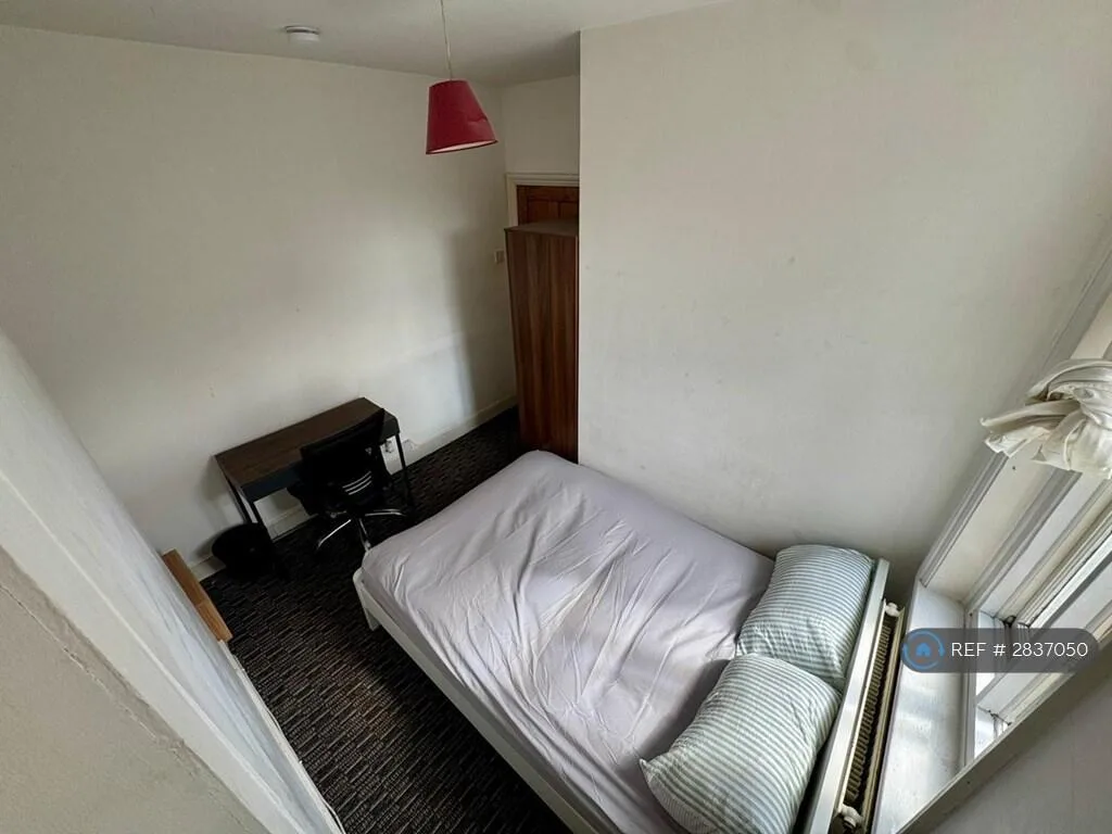 1 bedroom house share for rent