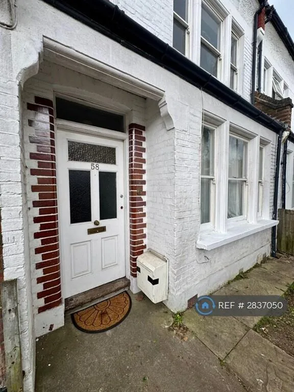 1 bedroom house share for rent