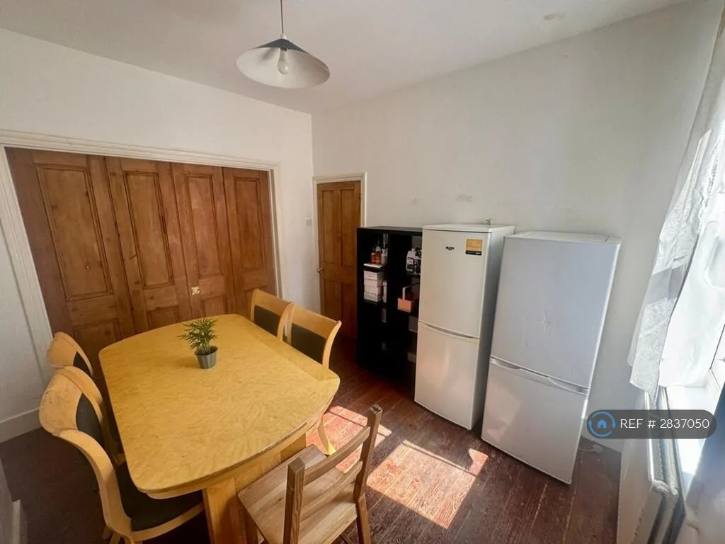1 bedroom house share for rent