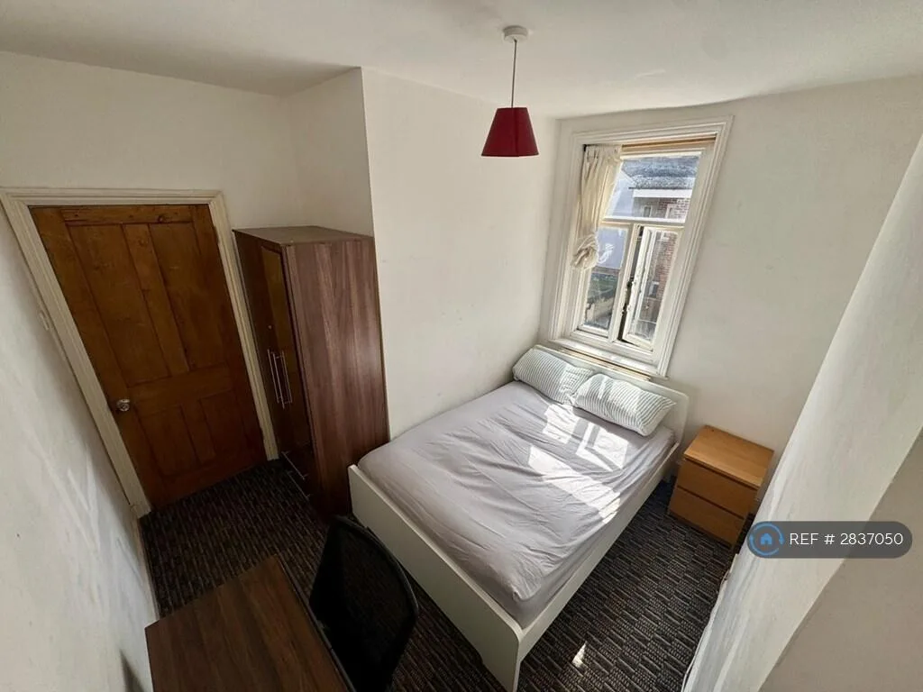 1 bedroom house share for rent